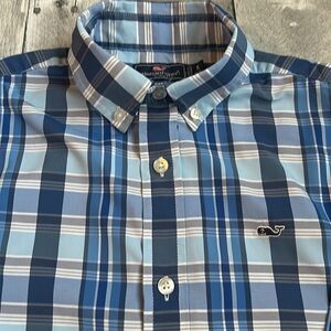 Boys Vineyard vines button down performance shit blue plaid small (8-10)